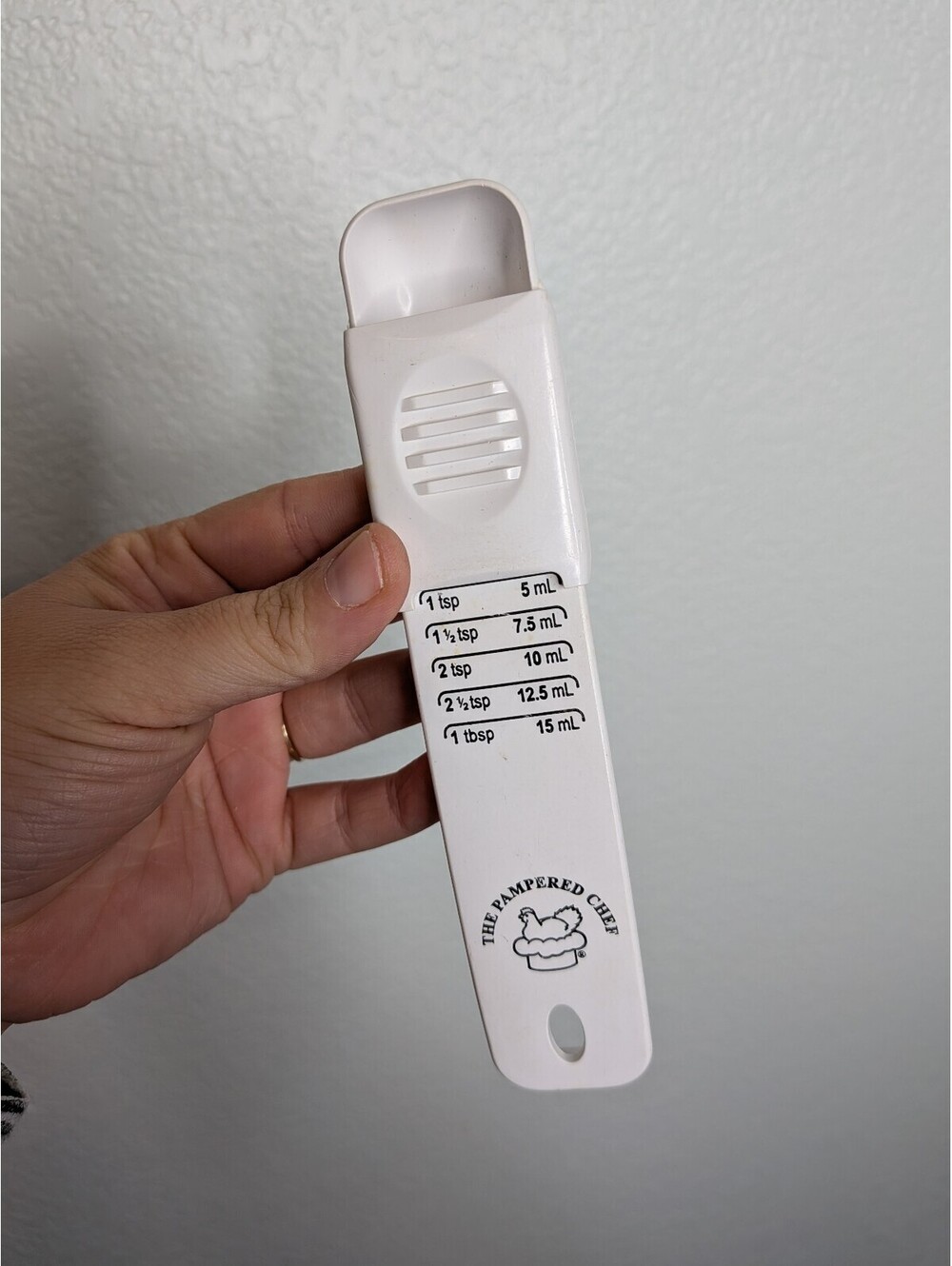 The Pampered Chef Adjustable Measuring Spoon 1 Tsp to 1 Tbsp White USA